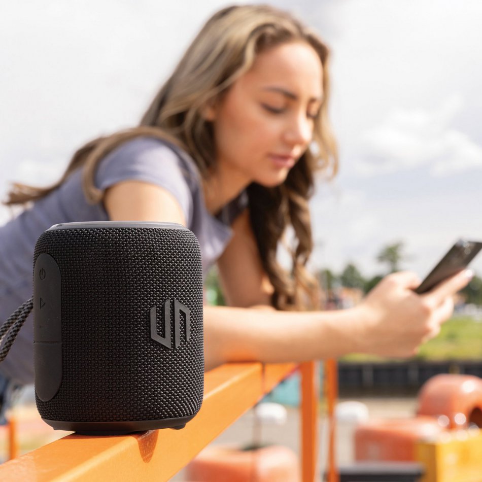 Urban Vitamin Palmdale RCS rplastic 16W speaker IPX 7