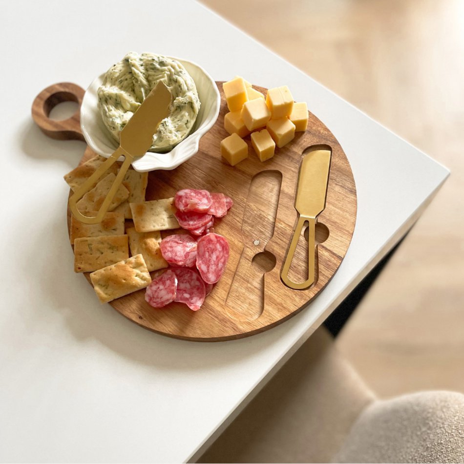 Borrelplank met botermesjes
